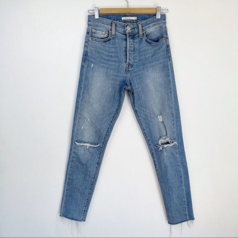 LEVIS Wedgie High Rise skinny distressed Jeans raw hem size 26